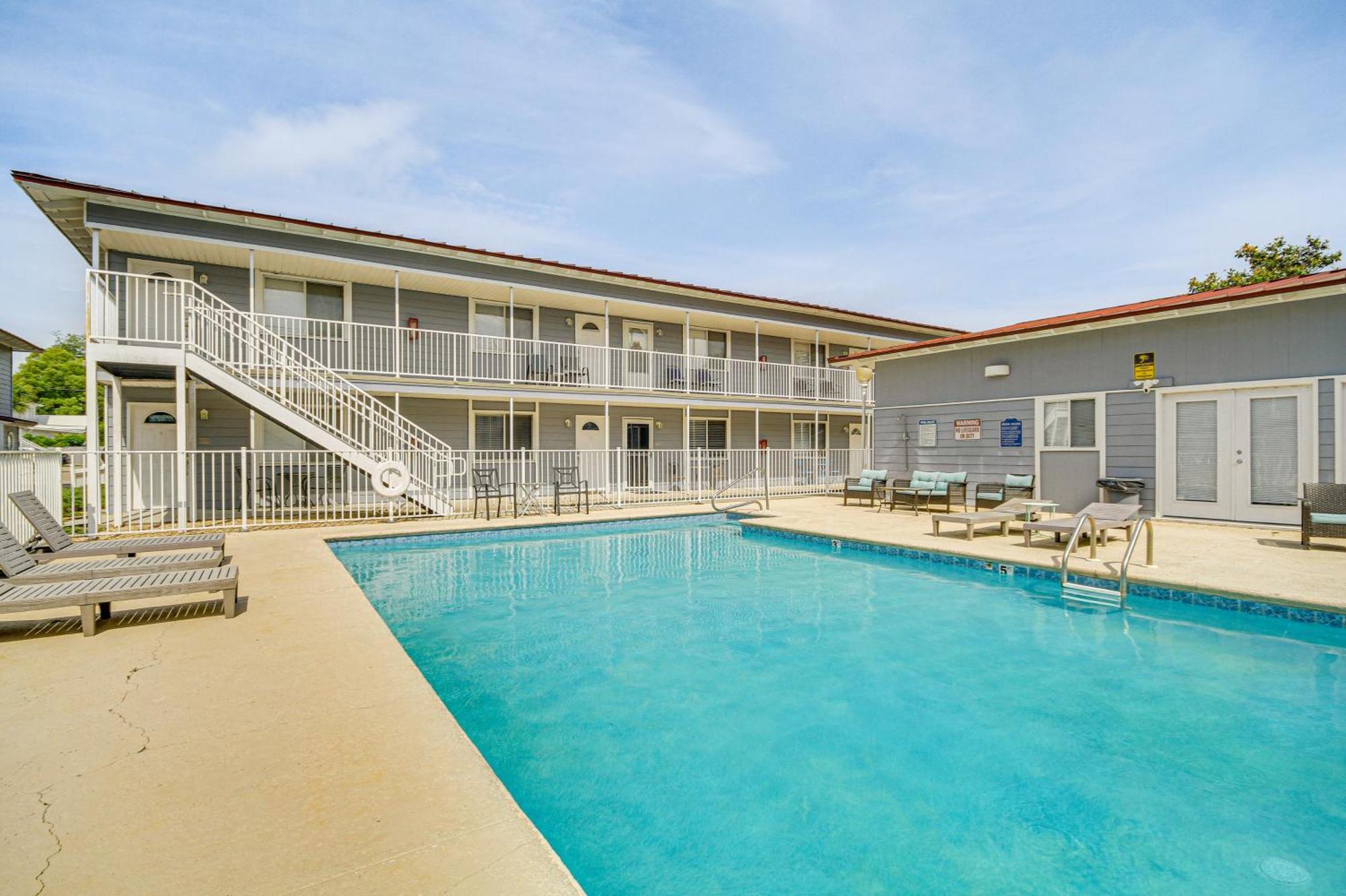 Airy Biloxi Condo With Patio Walk To Beach! Eksteriør billede