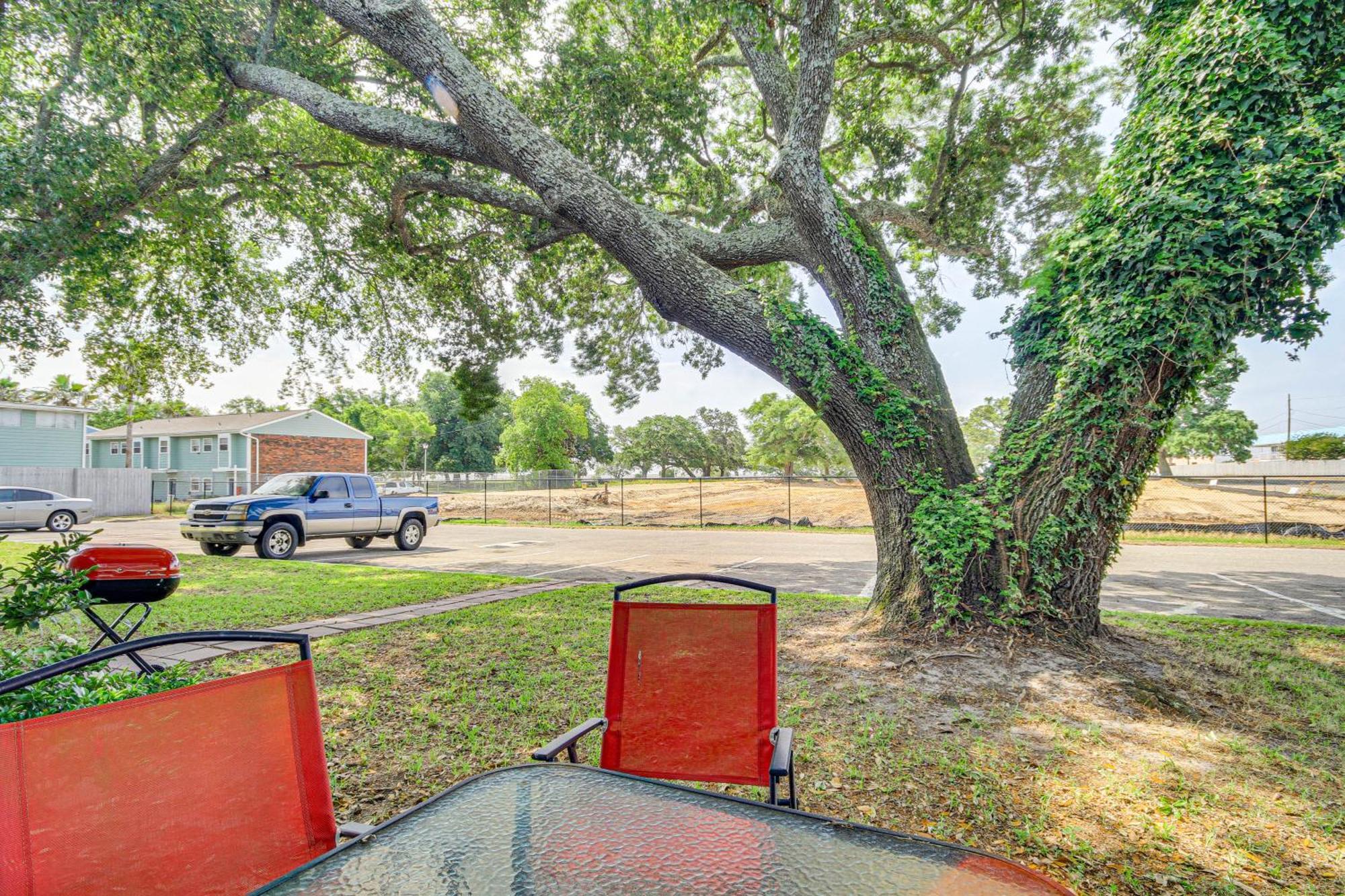 Airy Biloxi Condo With Patio Walk To Beach! Eksteriør billede