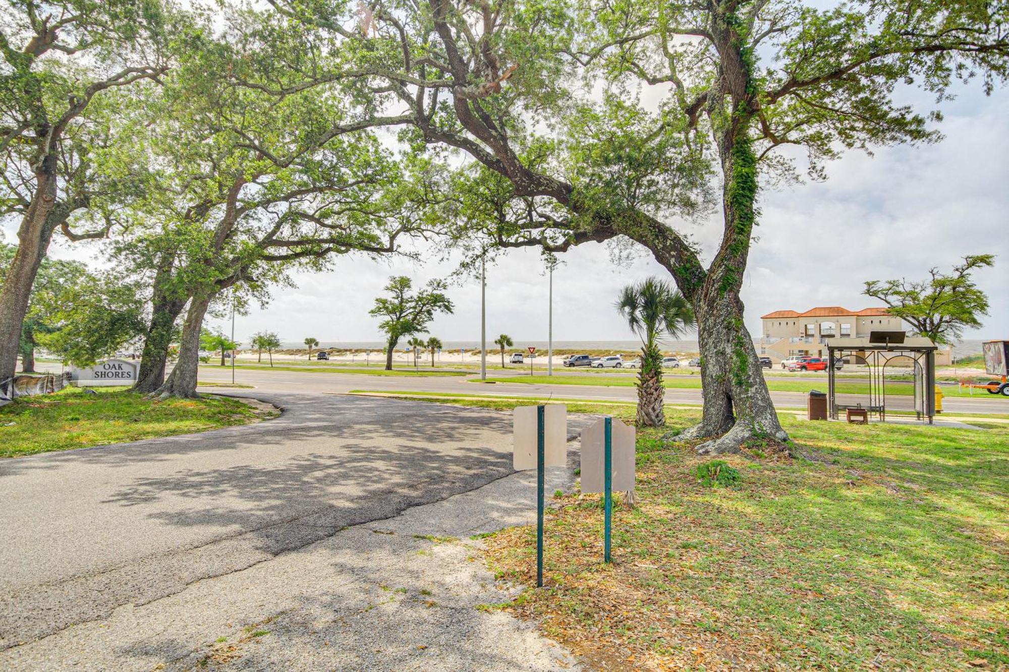 Airy Biloxi Condo With Patio Walk To Beach! Eksteriør billede